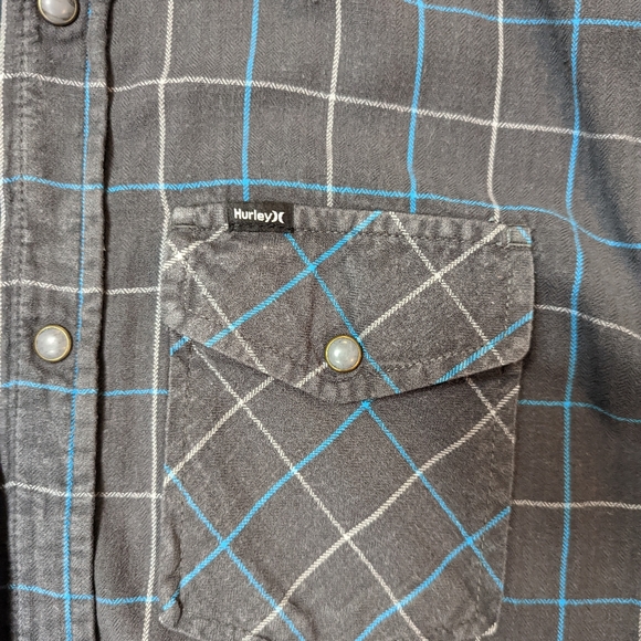 Hurley button down shirt (L) - Picture 3 of 4